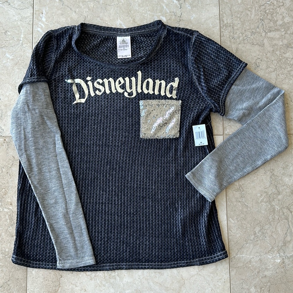 Disneyland Womens Long Sleeve Shirt in size M
